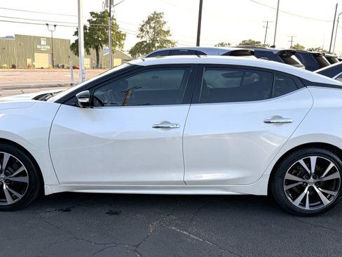 Used 2016 Nissan Maxima Platinum w/ Interior Lighting Package FWD image 4