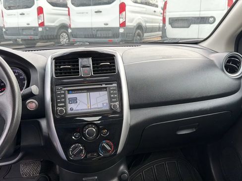 Used 2017 Nissan Versa SL image 17