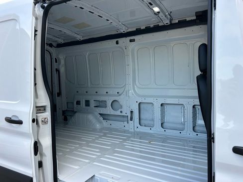 New 2025 Ford Transit 250 148 Medium Roof image 23