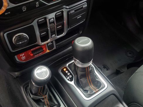 Used 2021 Jeep Gladiator Mojave AWD/4WD image 30