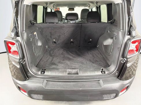 Used 2023 Jeep Renegade Latitude w/ Premium Group AWD/4WD image 14