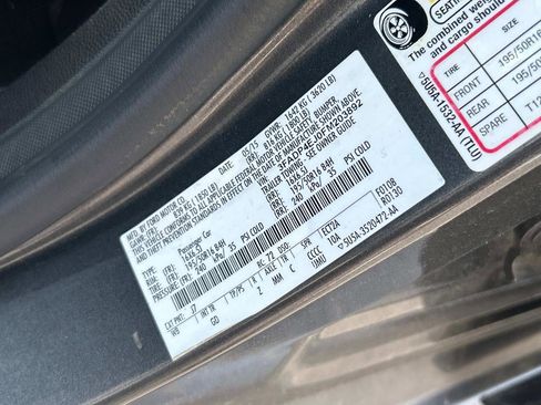 Used 2015 Ford Fiesta SE image 11