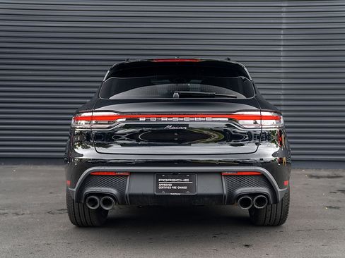 Certified 2025 Porsche Macan AWD/4WD image 28