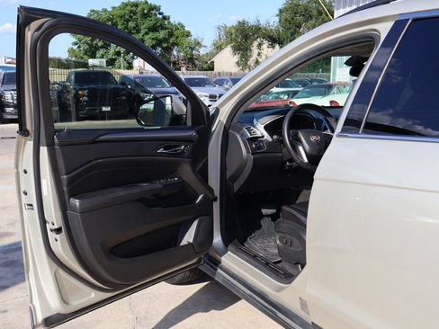 Used 2013 Cadillac SRX FWD image 20
