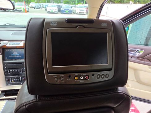 Used 2010 Cadillac Escalade ESV Platinum RWD image 56