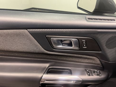 Used 2024 Ford Mustang Coupe image 17