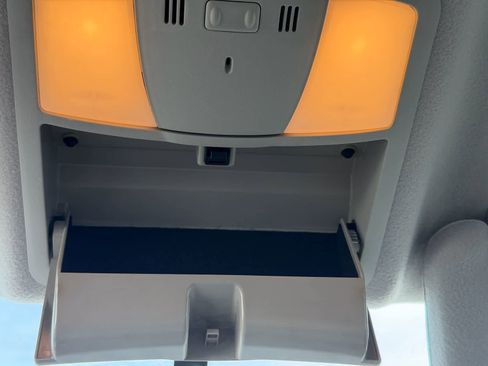 Used 2016 Nissan Quest S FWD image 16