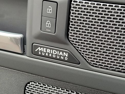 New 2023 Land Rover Defender 110 X image 16