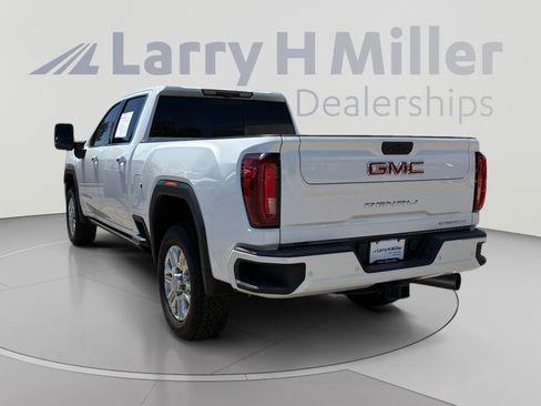 Used 2021 GMC Sierra 2500 Denali w/ Denali Ultimate Package AWD/4WD image 3