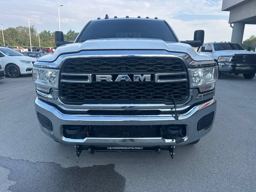 Used 2020 RAM 3500 Tradesman w/ Chrome Appearance Group AWD/4WD image 2
