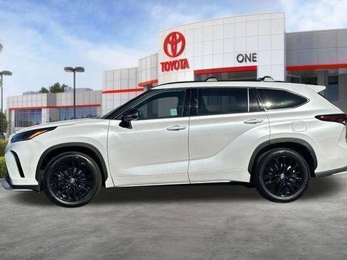 Used 2025 Toyota Highlander XSE image 10