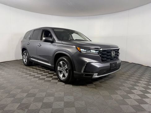 Used 2025 Honda Pilot EX-L image 3