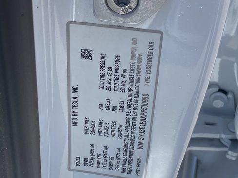 Used 2023 Tesla Model 3 Standard Range RWD image 13