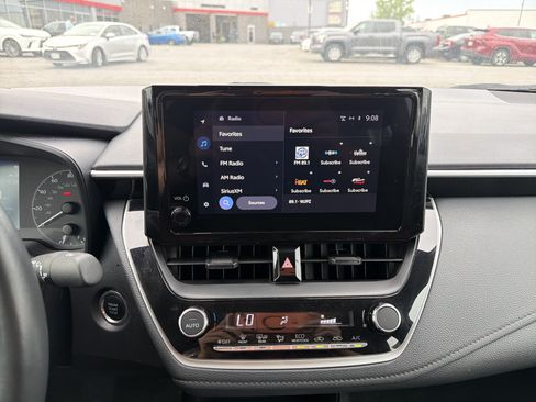 Used 2025 Toyota Corolla SE FWD image 17