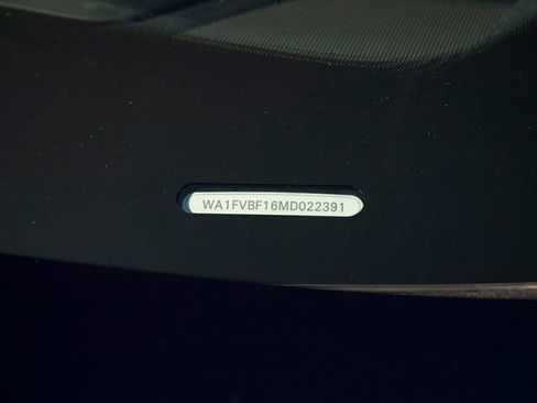 Used 2021 Audi Q8 Prestige w/ Prestige Package image 38