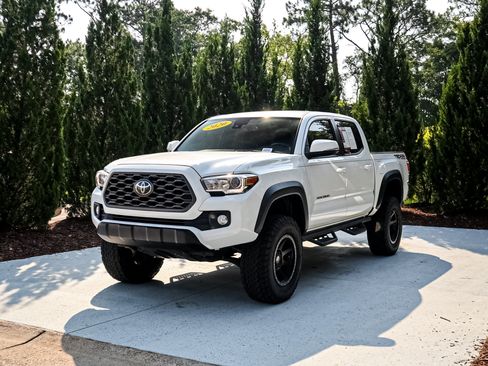 Used 2020 Toyota Tacoma TRD Off-Road AWD/4WD image 5