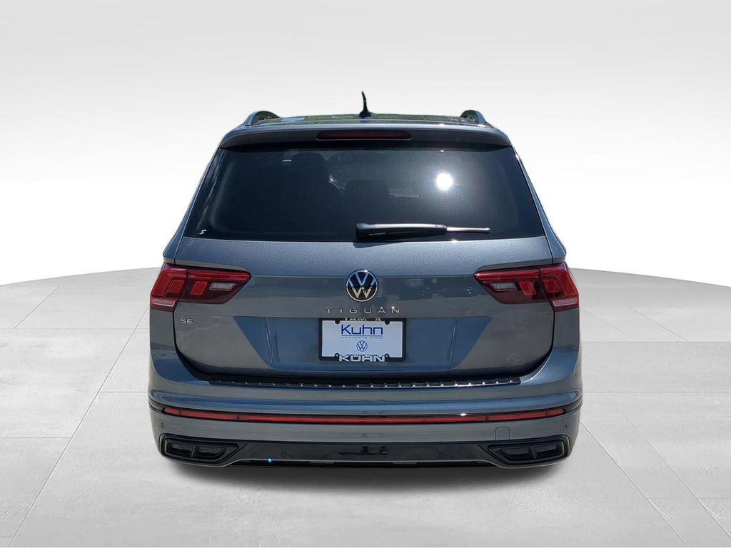 Certified 2024 Volkswagen Tiguan SE R-Line FWD image 5