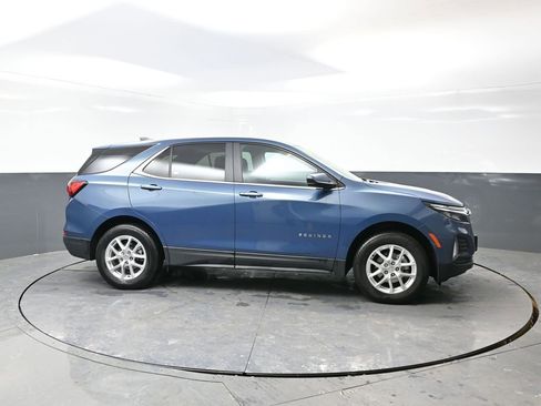 Used 2024 Chevrolet Equinox LT image 3
