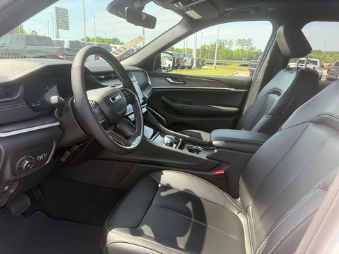 New 2026 Jeep Grand Cherokee Limited w/ Limited Altitude Package RWD image 10