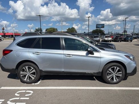 Used 2019 Subaru Outback 2.5i Limited AWD/4WD image 6