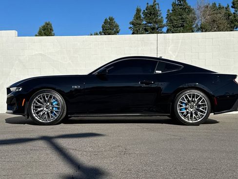 Used 2024 Ford Mustang GT Premium image 9