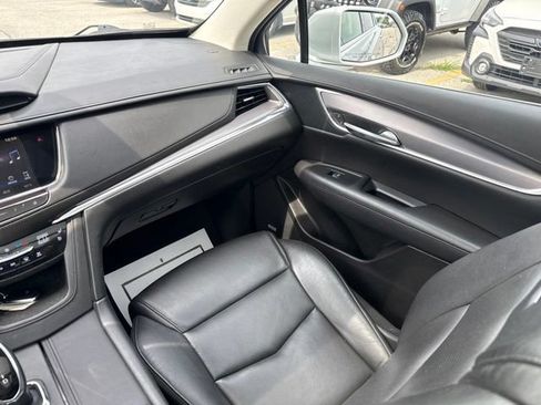 Used 2019 Cadillac XT5 Premium Luxury AWD/4WD image 25