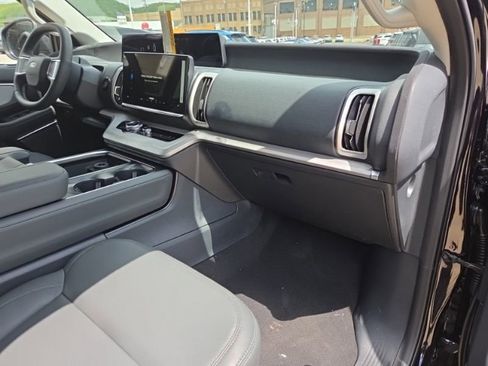 New 2026 Ford Expedition Active AWD/4WD image 18