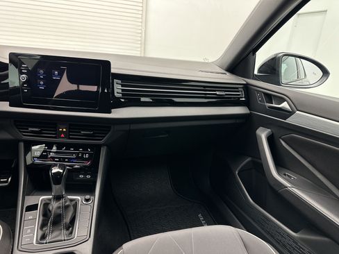 Used 2026 Volkswagen Jetta Sport FWD image 27