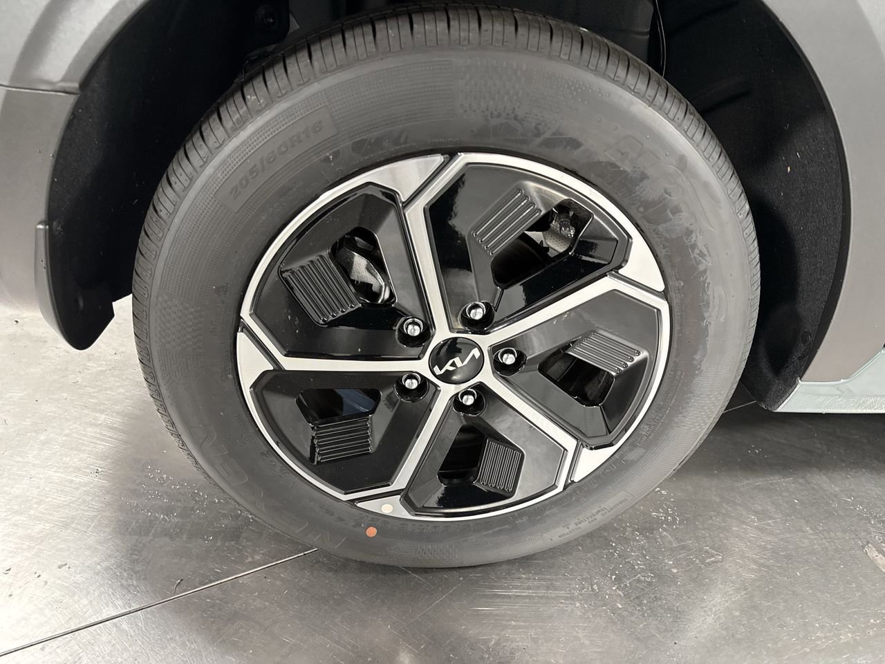 New 2026 Kia Niro EX FWD image 16