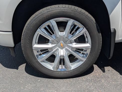 Used 2022 Chevrolet Silverado 1500 High Country w/ High Country Premium Package AWD/4WD image 12