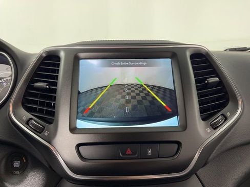 Used 2022 Jeep Cherokee Trailhawk w/ Sound & Nav Group AWD/4WD image 26