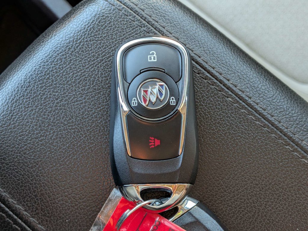 Used 2020 Buick Encore GX Preferred w/ Cold Weather Comfort Package FWD image 29