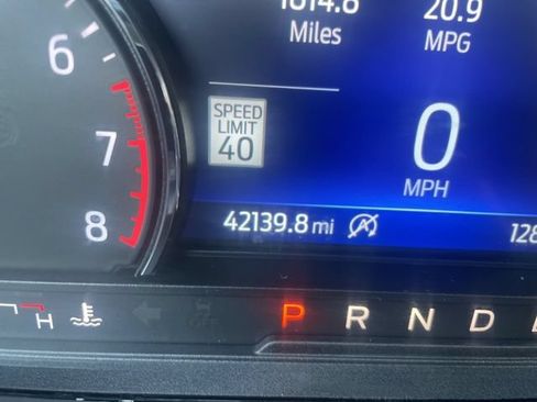Used 2023 Ford Explorer Limited AWD/4WD image 2