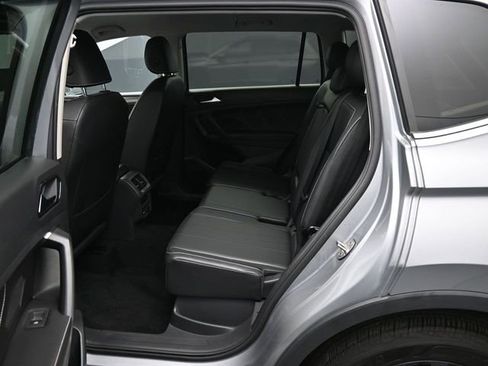 Used 2022 Volkswagen Tiguan SE image 29