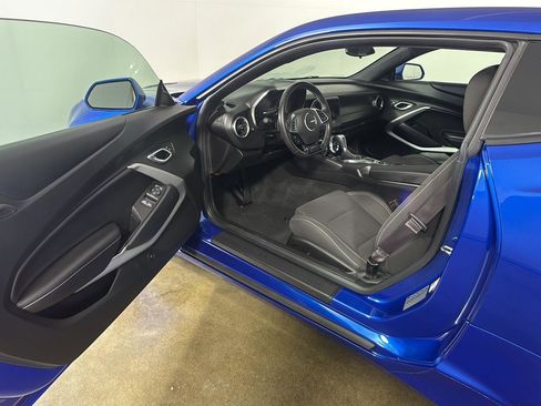 Used 2017 Chevrolet Camaro SS RWD image 2