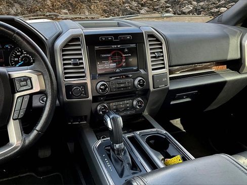 Used 2015 Ford F150 Platinum w/ Equipment Group 701A Luxury image 6