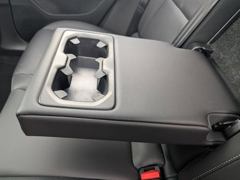 Used 2025 Volvo XC40 B5 Core image 26