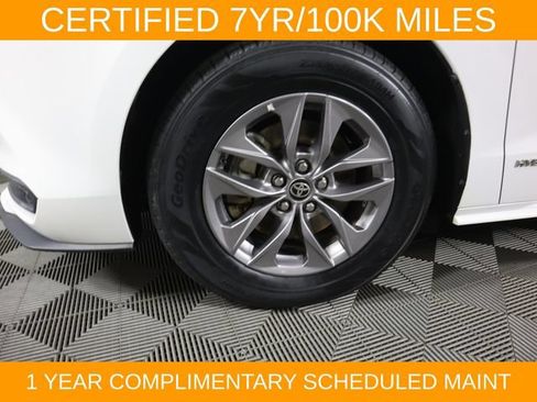 Used 2021 Toyota Sienna LE FWD image 29