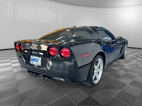 Used 2005 Chevrolet Corvette Coupe w/ Preferred Equipment Group RWD image 5