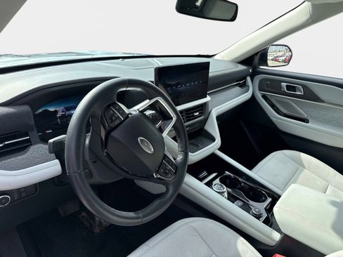 Used 2025 Ford Explorer Platinum w/ Ultimate Package image 10