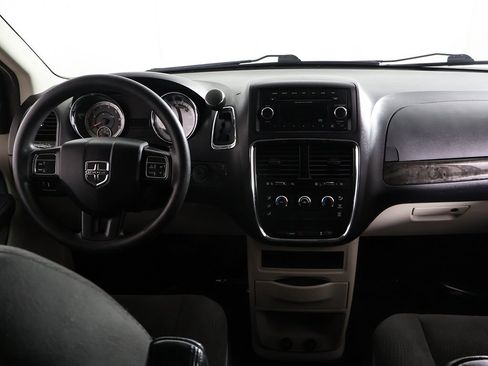 Used 2016 Dodge Grand Caravan American Value Package image 29