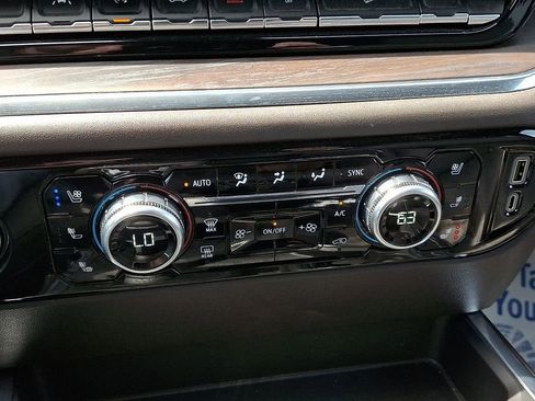 Certified 2023 GMC Sierra 1500 SLT w/ SLT Premium Package image 17