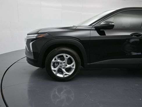 New 2026 Chevrolet Trax LS w/ LS Convenience Package FWD image 9