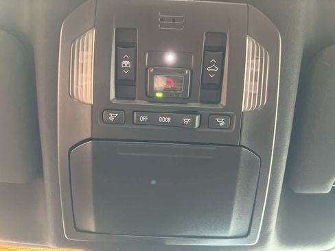 Used 2023 Toyota Highlander L image 26