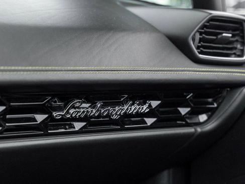 Used 2020 Lamborghini Huracan EVO image 35