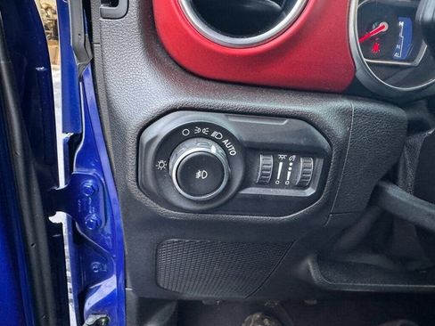 Used 2019 Jeep Wrangler Unlimited Rubicon w/ Advanced Safety Group AWD/4WD image 12