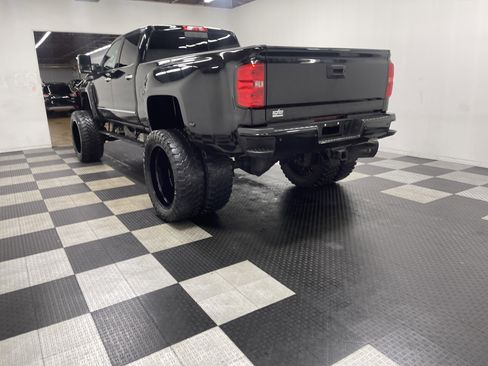 Used 2015 GMC Sierra 3500 Denali w/ Duramax Plus Package image 2