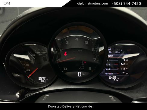 Used 2024 Porsche 718 Cayman w/ Premium Package image 22