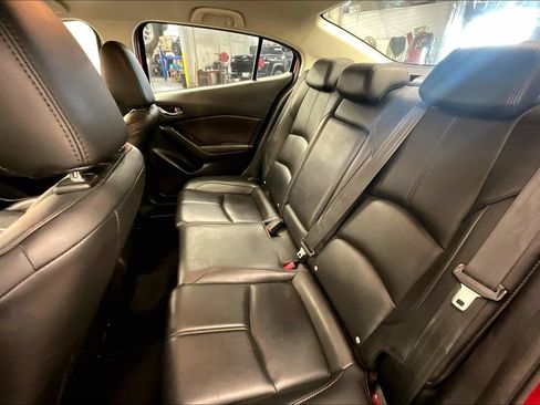 Used 2018 MAZDA MAZDA3 Touring FWD image 22