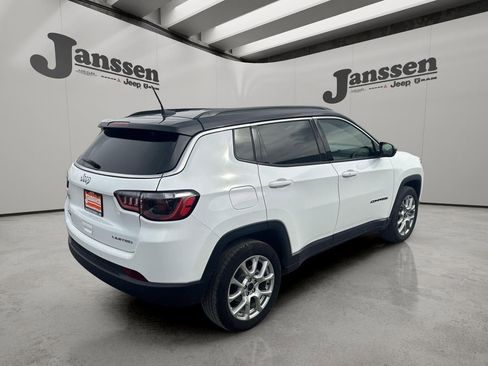 Used 2025 Jeep Compass Limited image 6